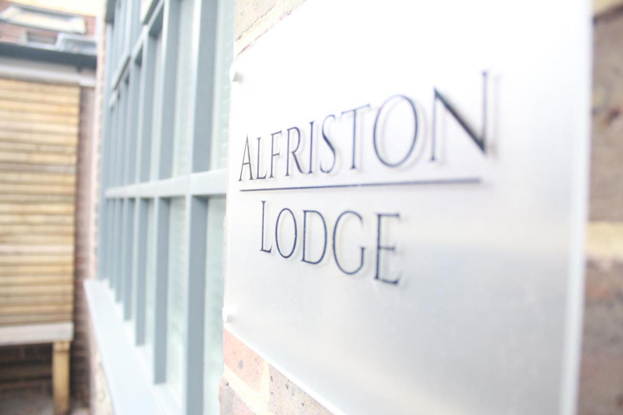 Alfriston Lodge By Air Premier Экстерьер фото